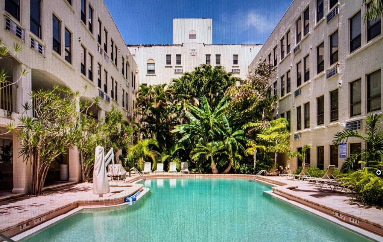 Tropicals Of Palm Apartahotel Palm Beach